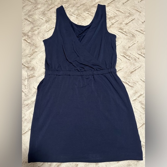 Lou & Grey Signaturesoft Lite Crossover Pocket Dress - Picture 7 of 11